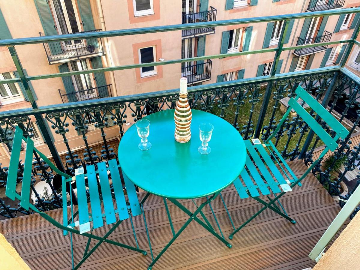 Sunny and calm 2 bed apartment place du Pin - Bed and Breakfast Nice