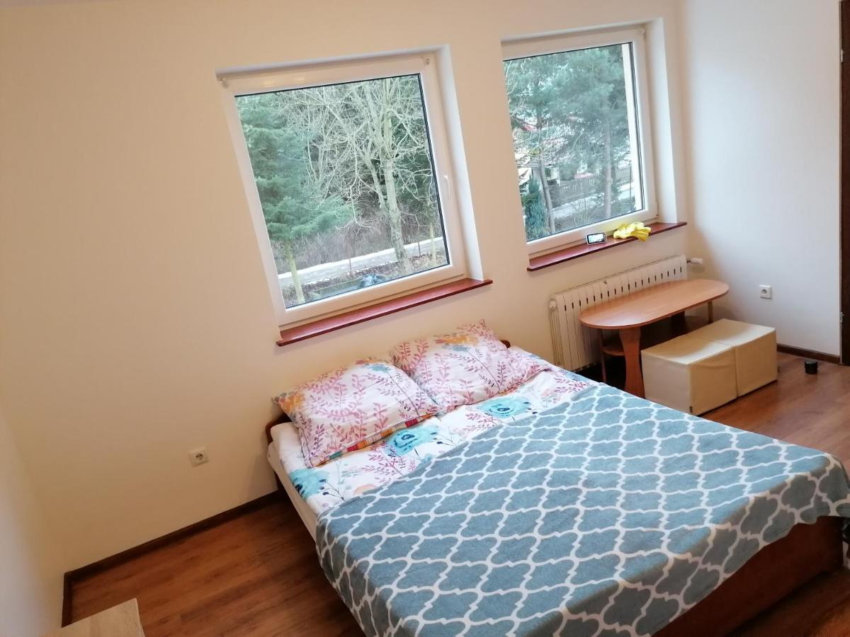 Großes Doppel-/Zweibettzimmer