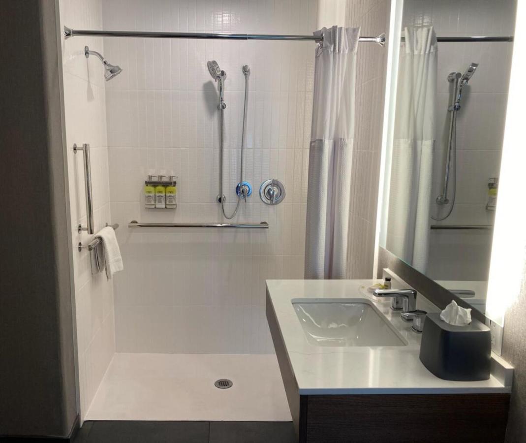 Two-Bedroom with Two Bathrooms and Hearing Accessible Roll In Shower - Non-Smoking
