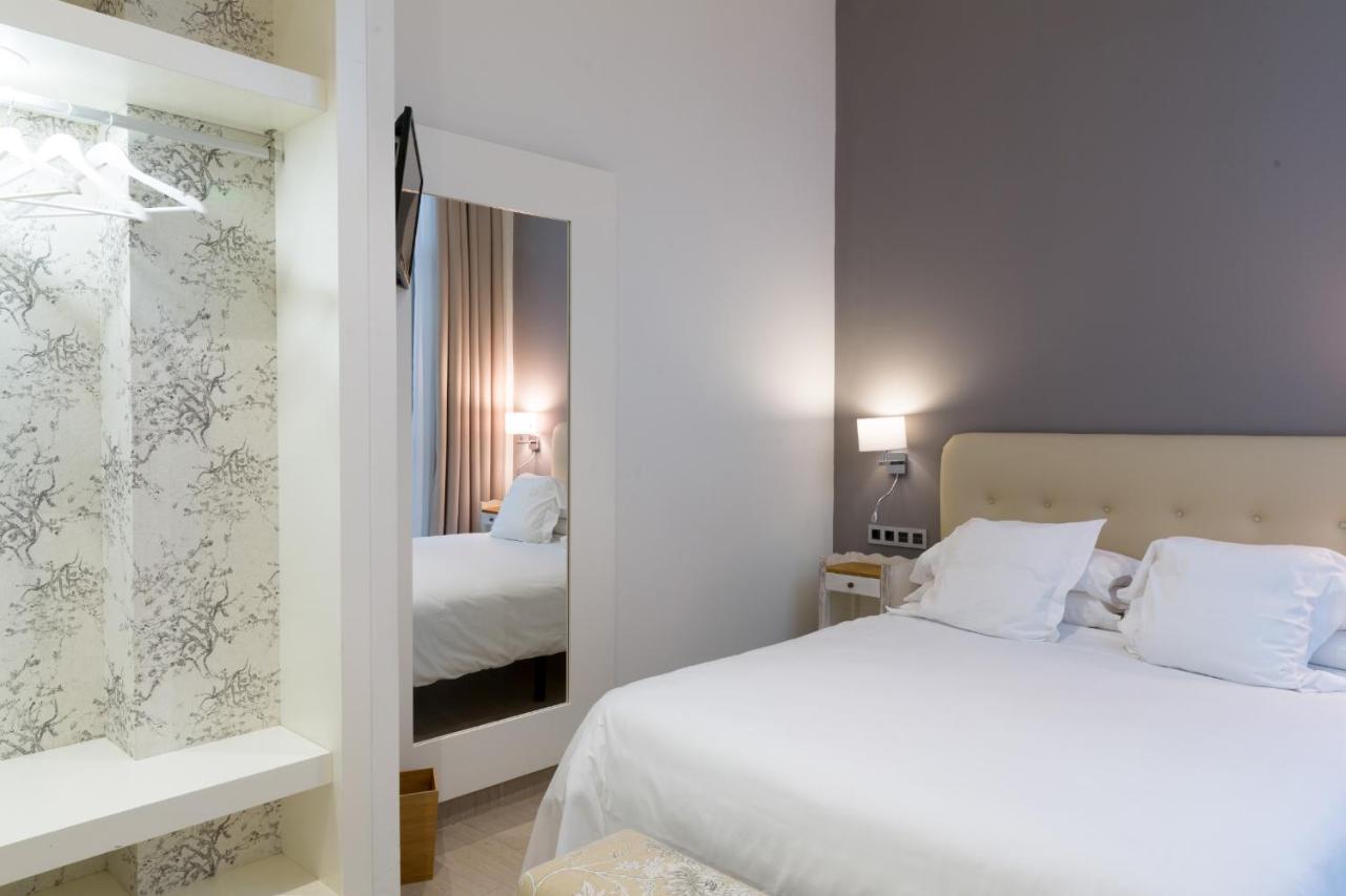 Premium Unterkunft mit 2 Schlafzimmern und Balkon