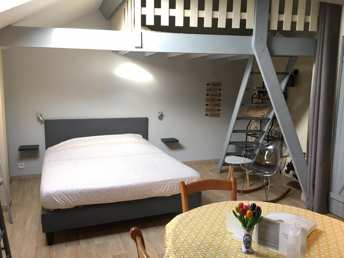 Studio Apartment