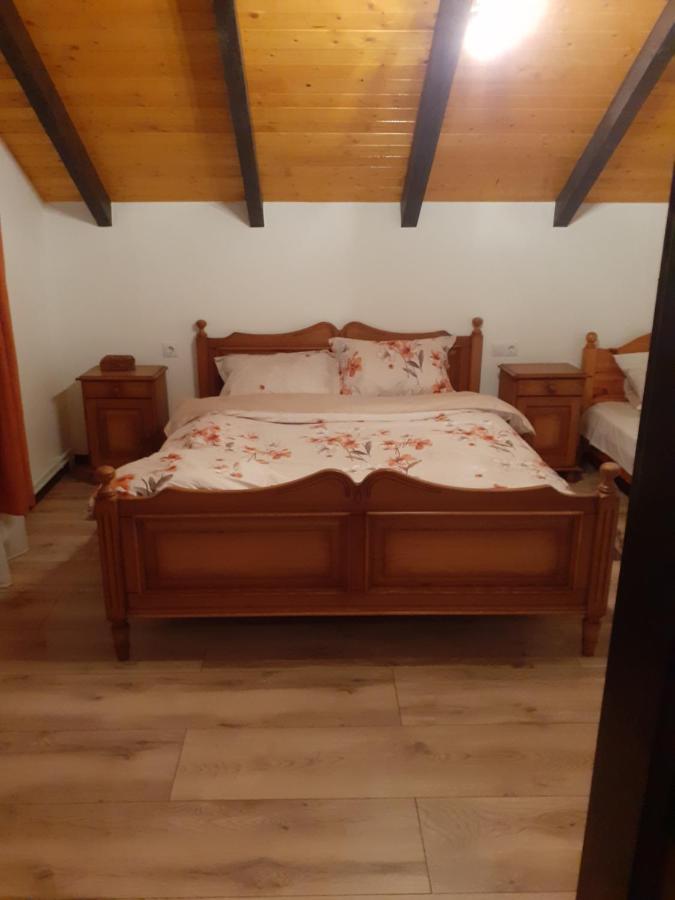 Dreibettzimmer mit eigenem Bad