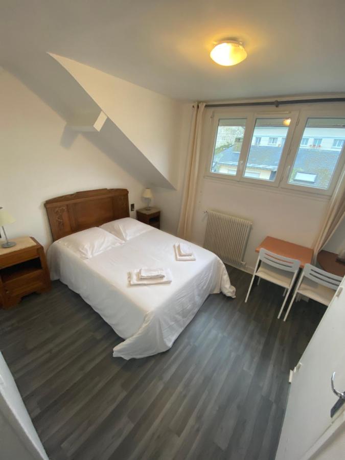 Standard Doppelzimmer mit offenem Badezimmer