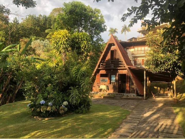 Chalé Linda Vista 5 min. do Centro - Bed and Breakfast Nova Friburgo