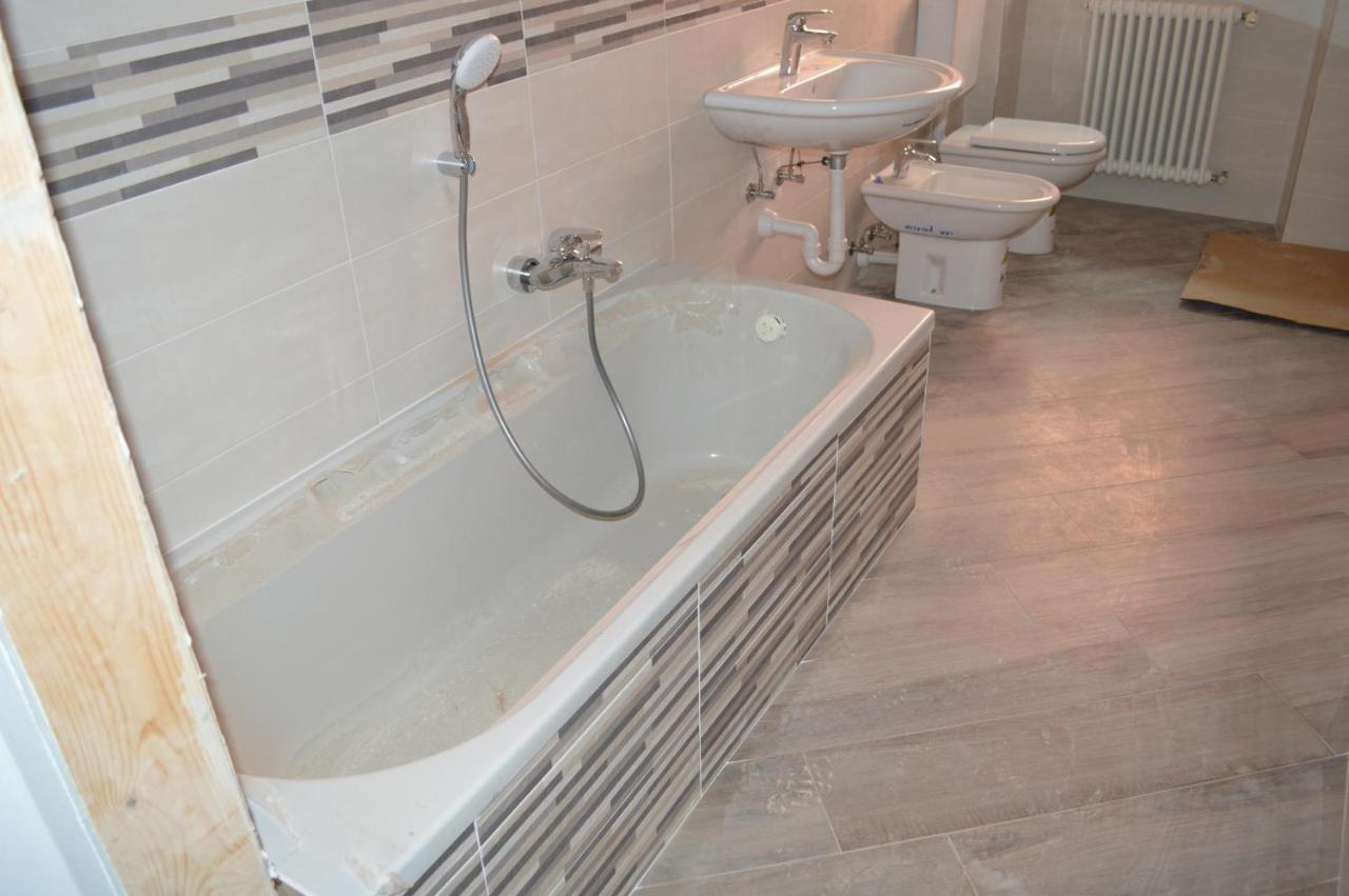 Parravicini Red Flower apartment - B&B Tirano