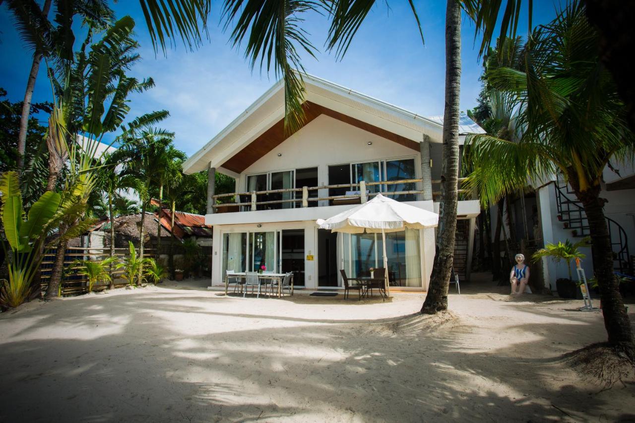 Mabuhay Beach House - 4 Bedroom Villa