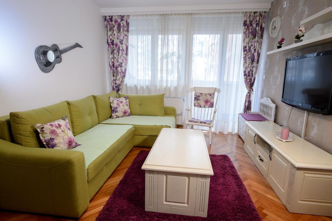 B&B Valjevo - Apartman Centar Lux Valjevo - Bed and Breakfast Valjevo