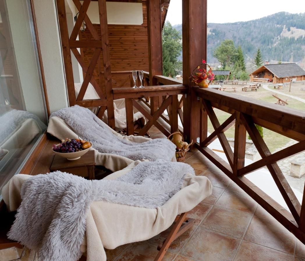 One-Bedroom Suite with Balcony