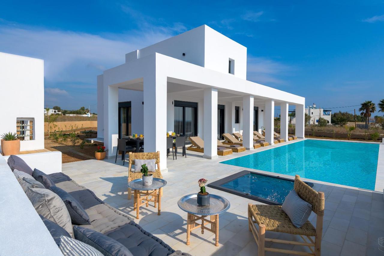 Seawater Villa - Luxury Pool Retreat - 150m Beach - Chambres d’hôtes Lachaniá