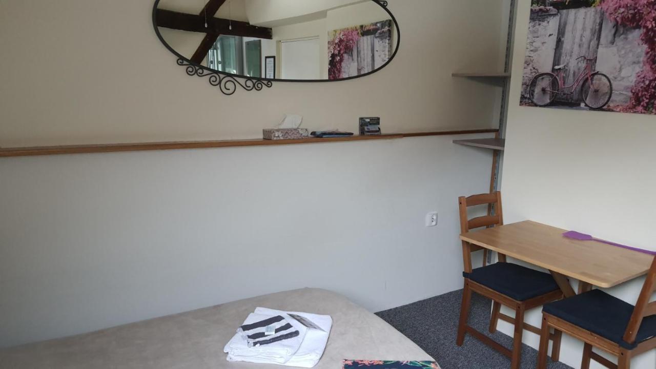 Habitación Doble con baño privado - 2 camas