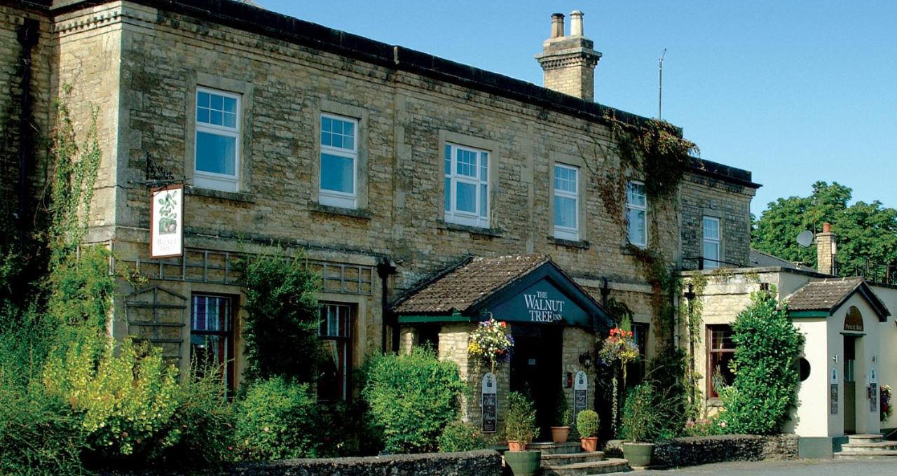 B&B Northampton - The Walnut Tree Inn - Bed and Breakfast Northampton