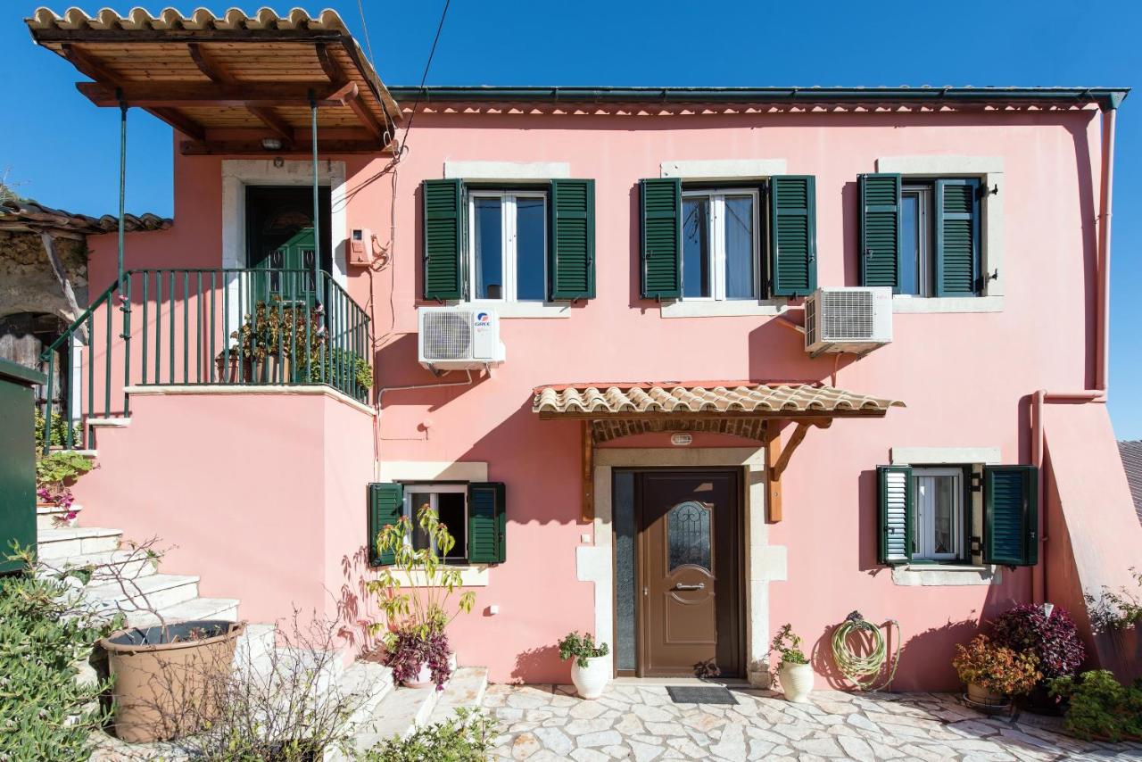 Lala Cottage - B&B Áno Korakiána