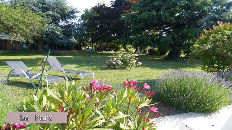 B&B Vineuil - Le Clos Fleuri - Bed and Breakfast Vineuil