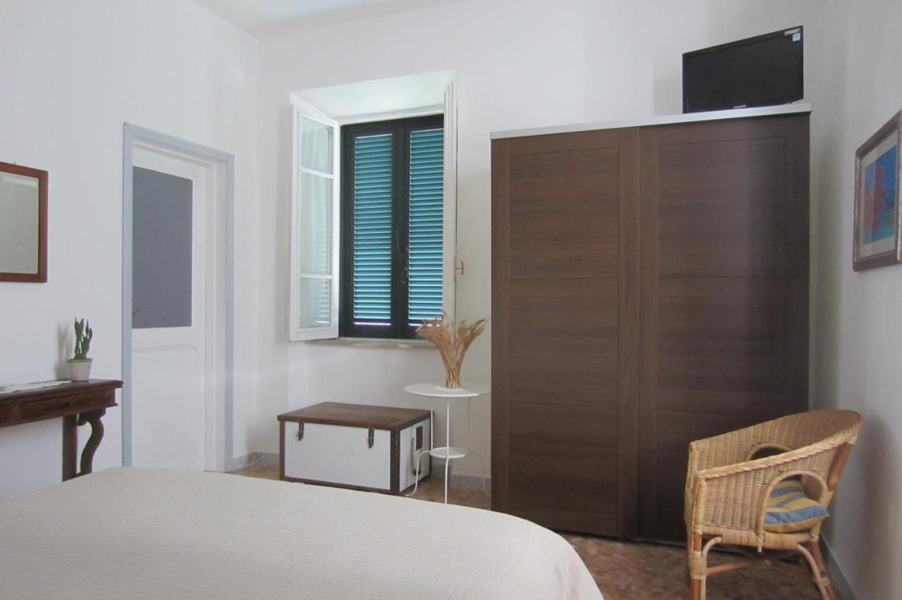 Quintuple Room