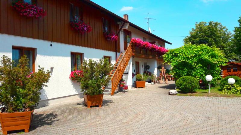 B&B Hergolding - Pension zum Krug, Messe München - Bed and Breakfast Hergolding