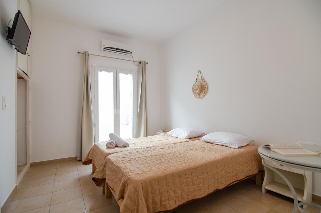 Studio (4 Adults)