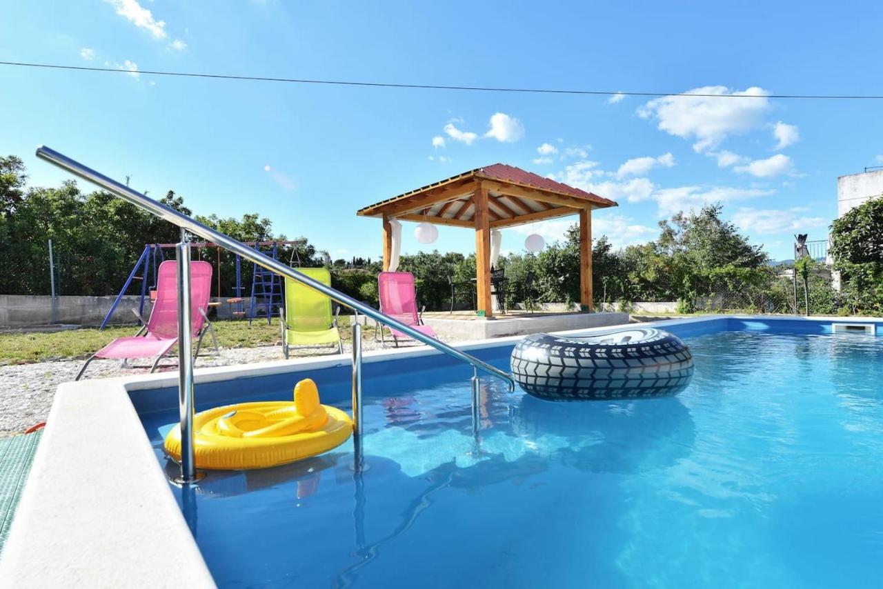 Holiday Home Nino with amazing swimming pool - Chambres d’hôtes Slatine