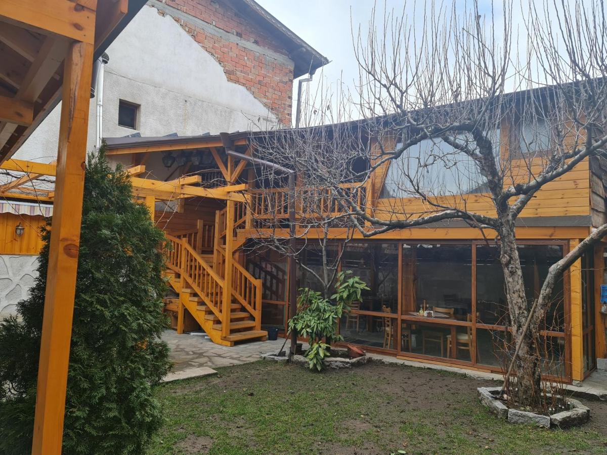 Estudio con vistas al jardín
