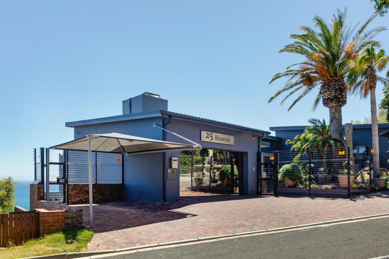 Solar Powered Camps Bay Sea View Apartment - B&B Cape Town