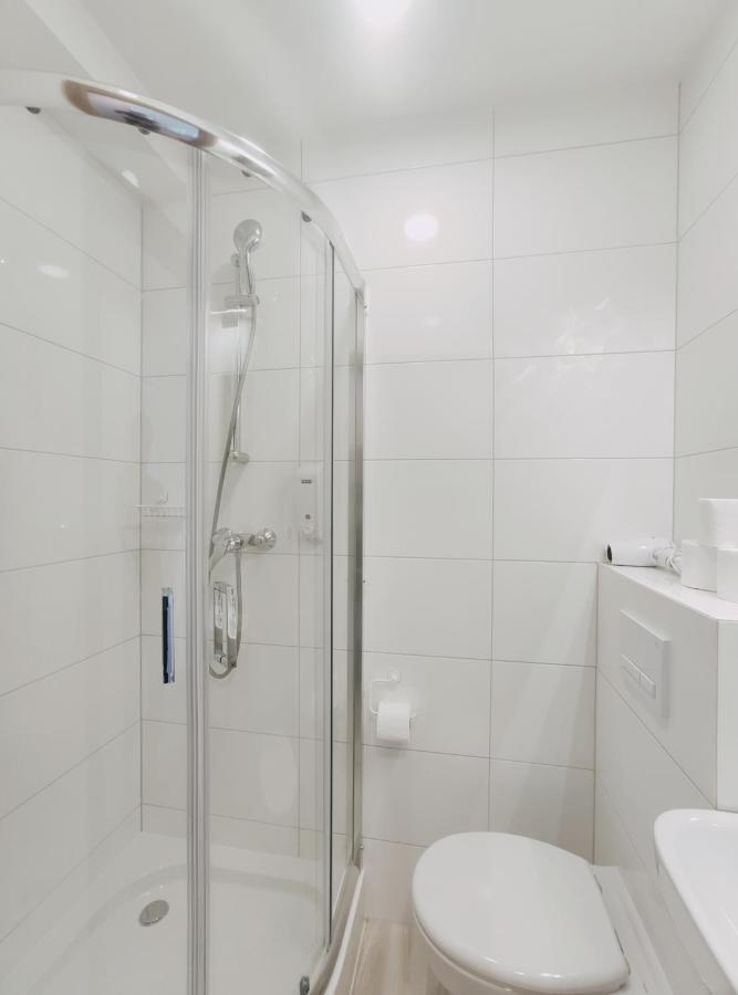 Double Room with Private Bathroom nr 4