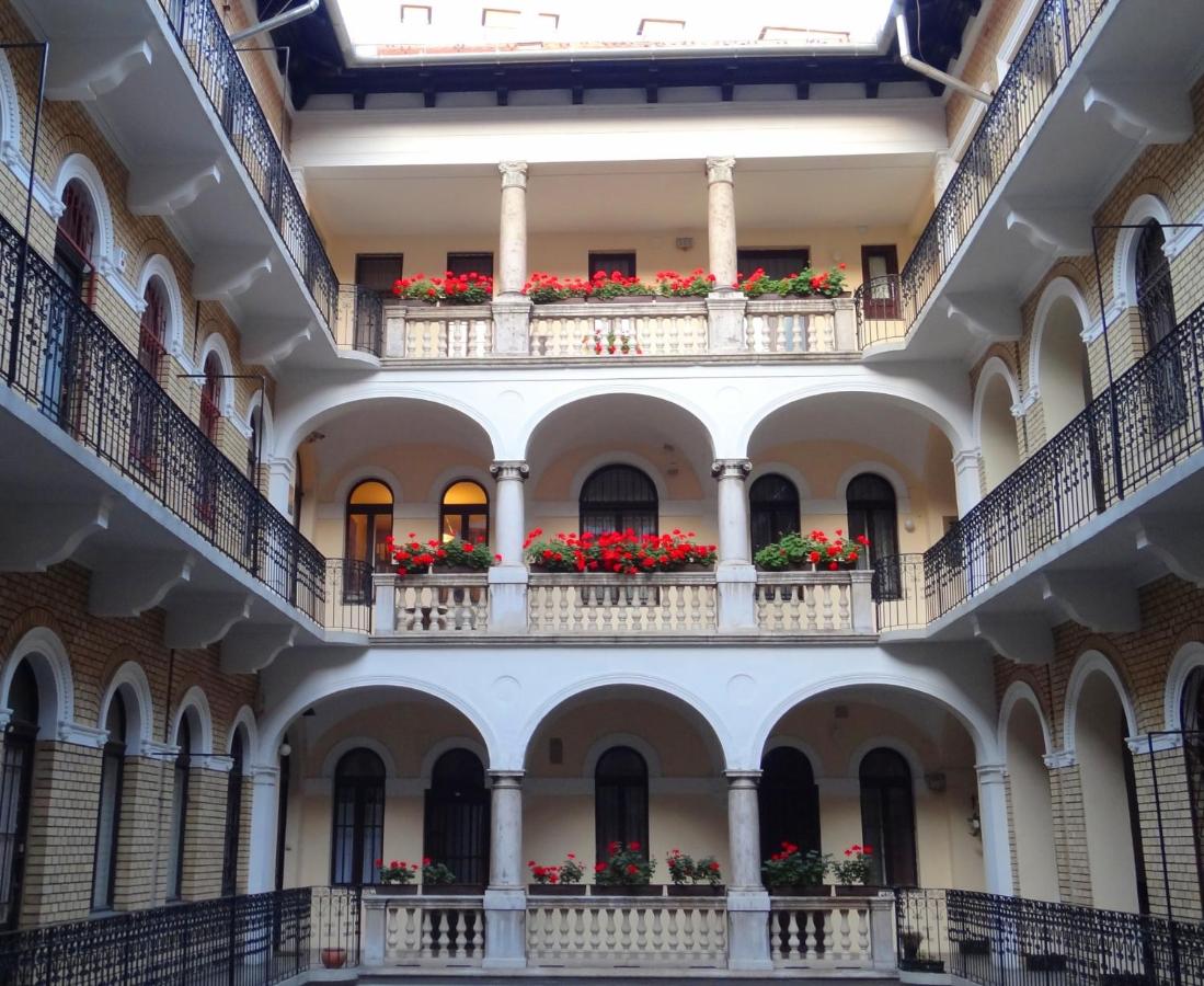 Apartman Budapest City Center - Bed and Breakfast Boedapest