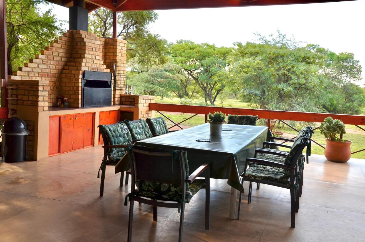 Muqurati Lodge - Dinokeng Game Reserve - Bed and Breakfast