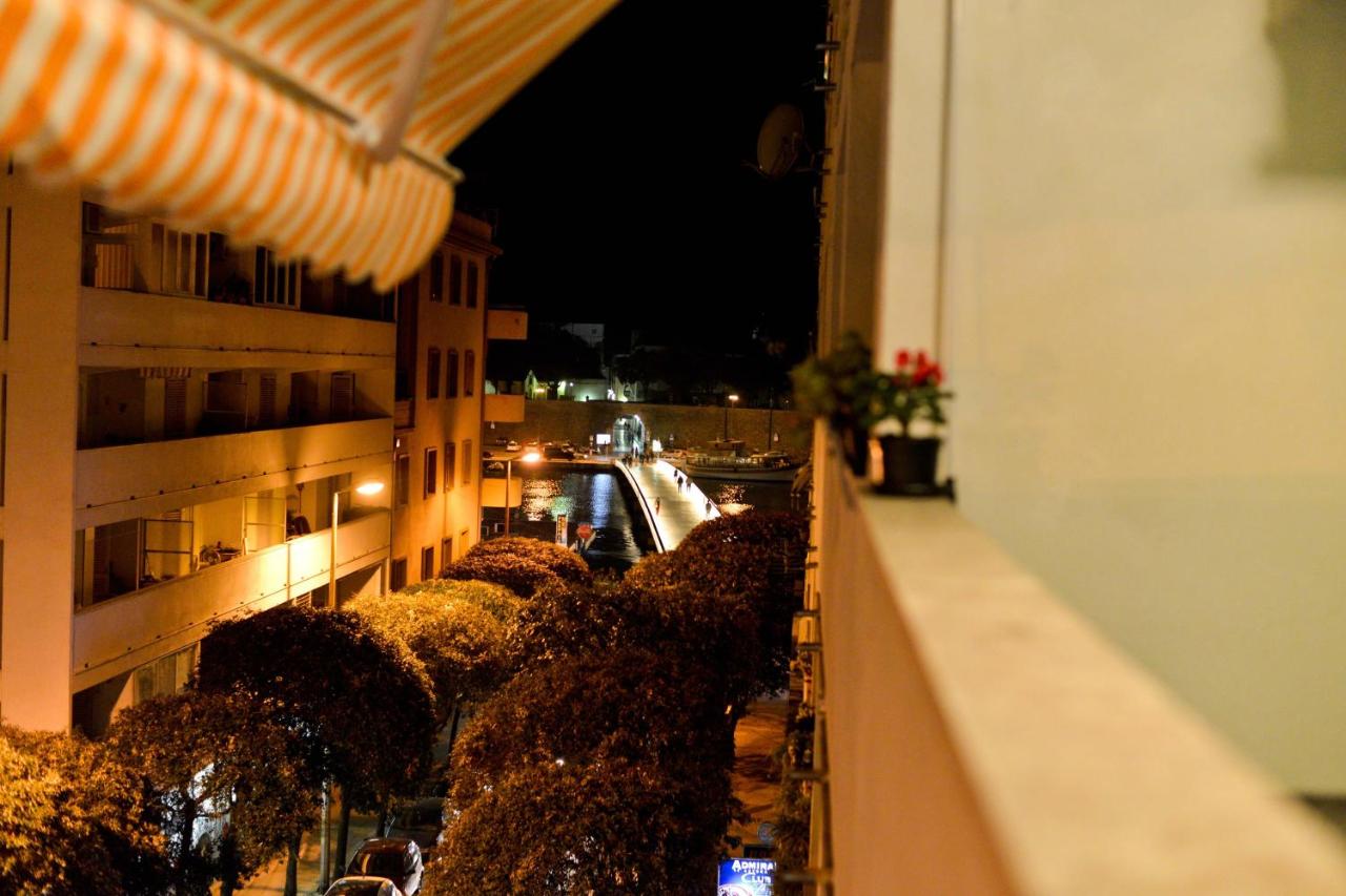 Doppelzimmer mit Balkon und Meerblick