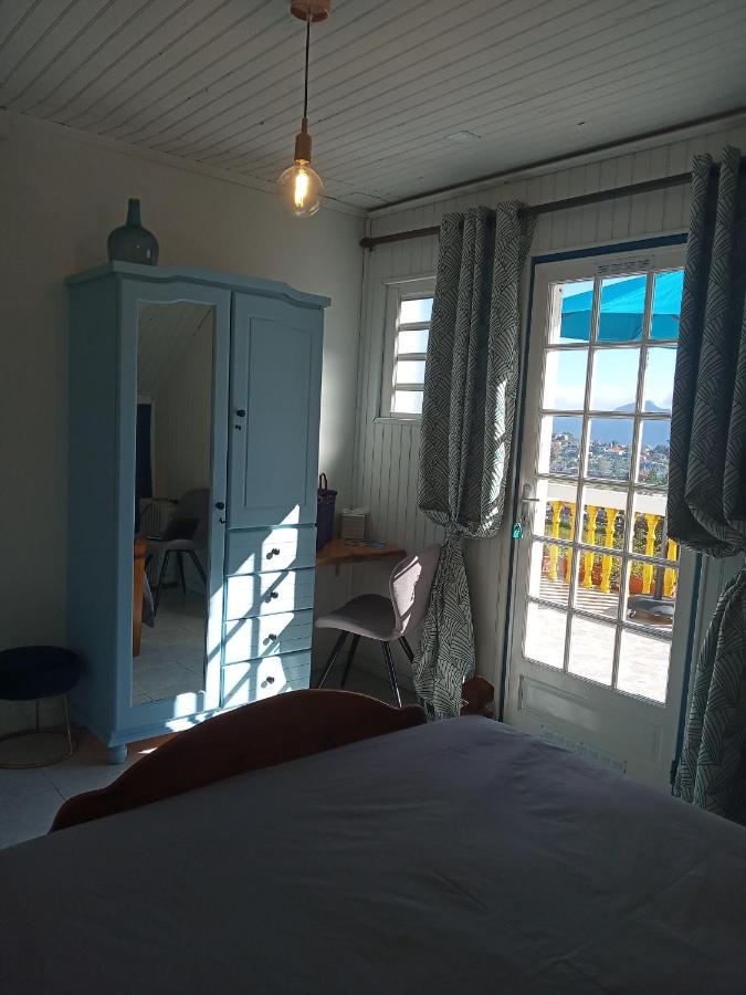 Tweepersoonskamer met een Eigen Externe Badkamer