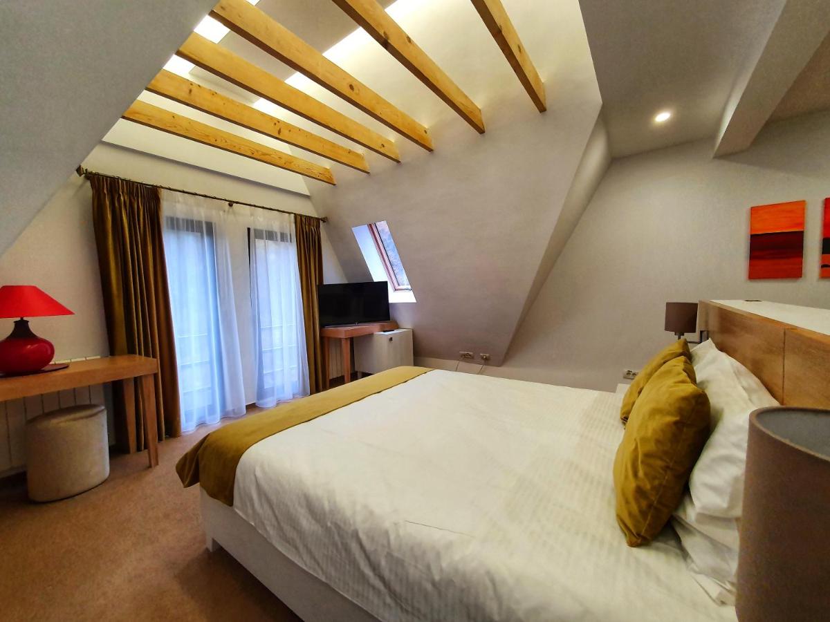 Deluxe Double Room with Shower