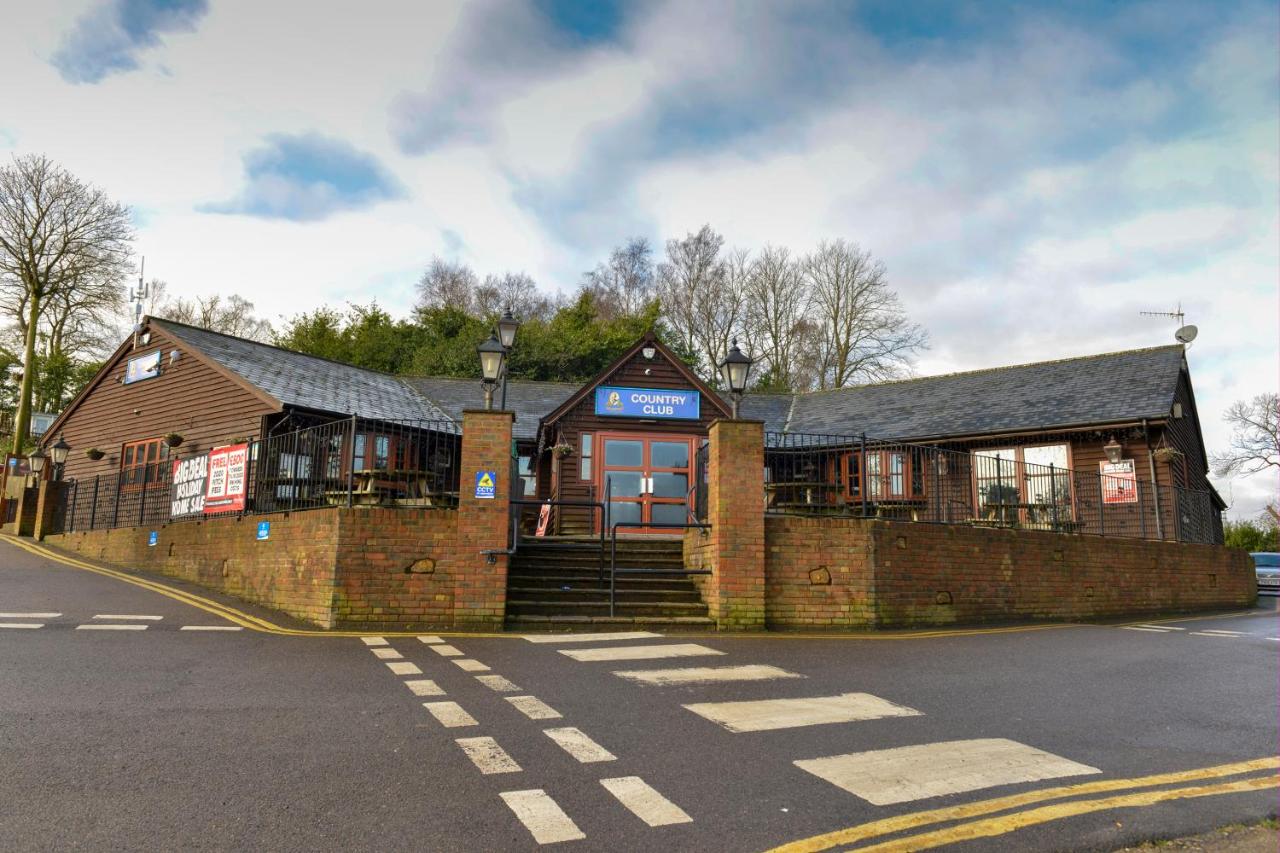 Lodge - Sleeps 6 with Pool Access - Chambres d’hôtes Hastings