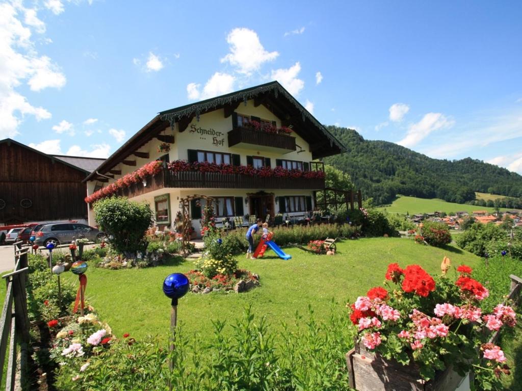 Schneider-Hof inkl. Chiemgaukarte - B&B