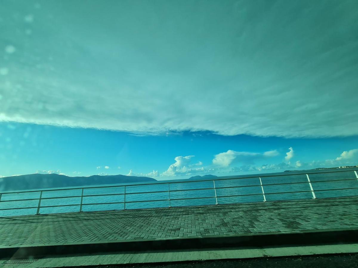Luxury Villa with Stunning Views in Vlore - B&B Vlorë
