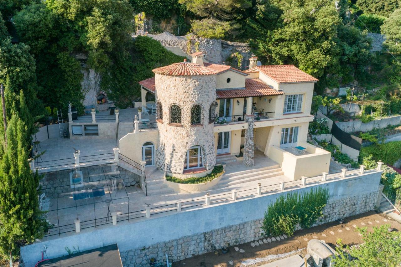 BIRDS EYE VILLA Luxury Castle Paranomic Views of Monaco Monte Carlo Hills & Sea - B&B La Turbie