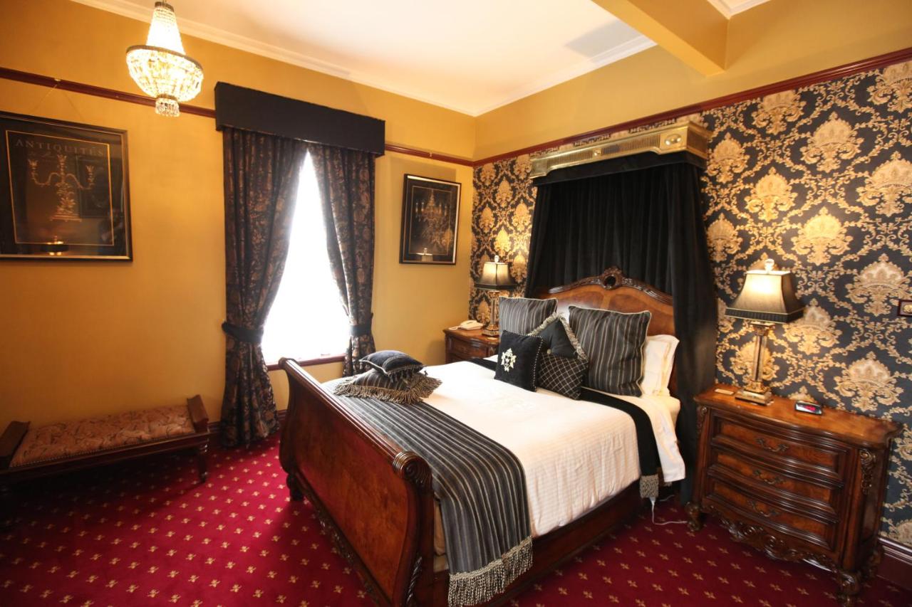 B&B Devonport - The Grand On Macfie - Bed and Breakfast Devonport