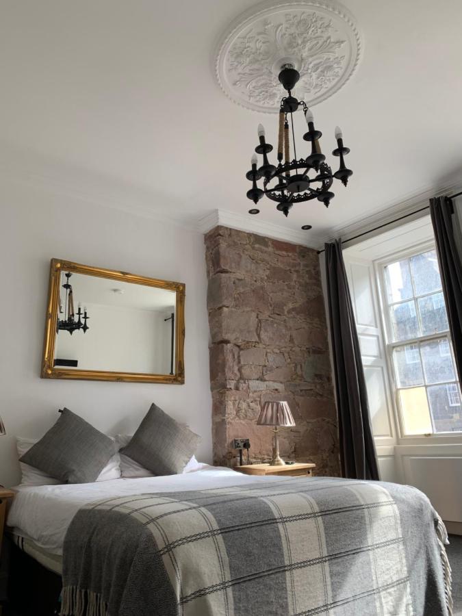 Royal Mile View Studio Apartment - Porteus