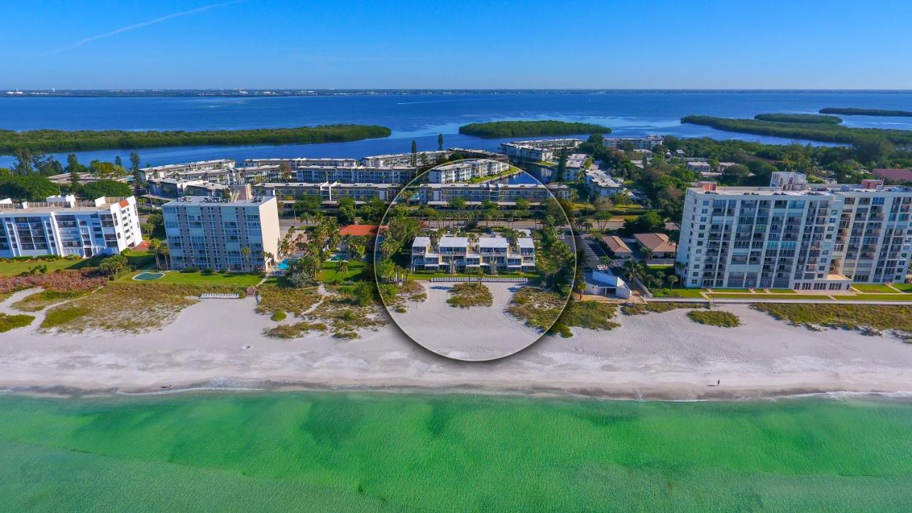 LaPlaya 202E Catch the gentle Gulf breezes on your private balcony beneath the swaying palms - B&B