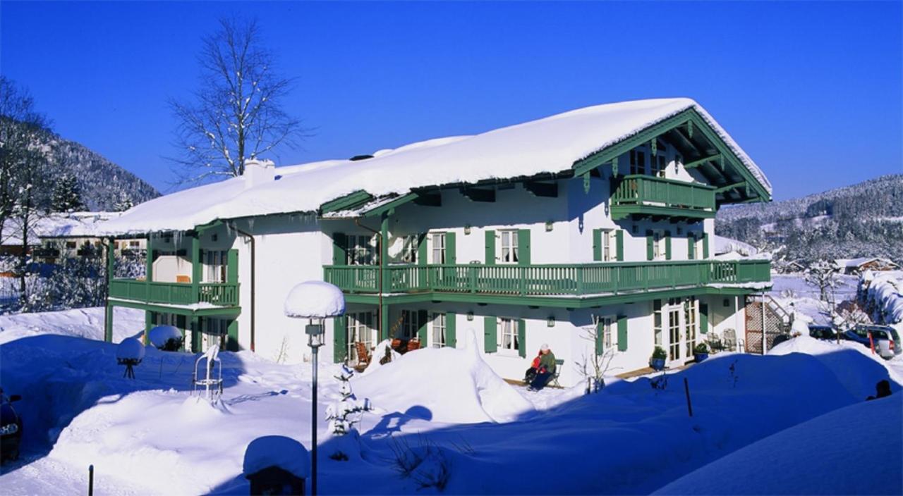 Ferienwohnungen Mayer inkl. Chiemgaukarte - B&B