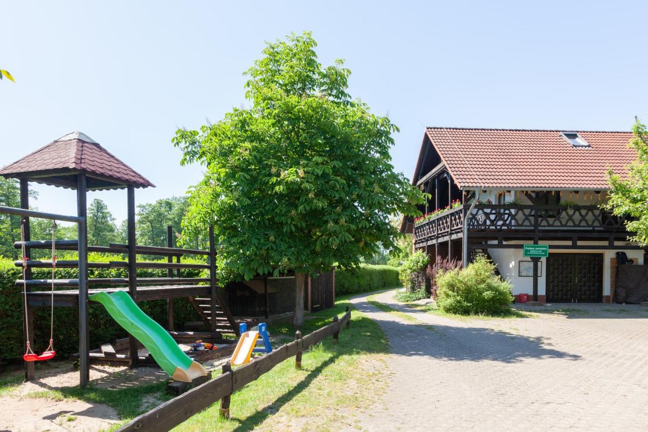 Dom Žaba - Spreewaldatmosphäre im neu renovierten Bauwagen - Chambres d'hôtes Burg