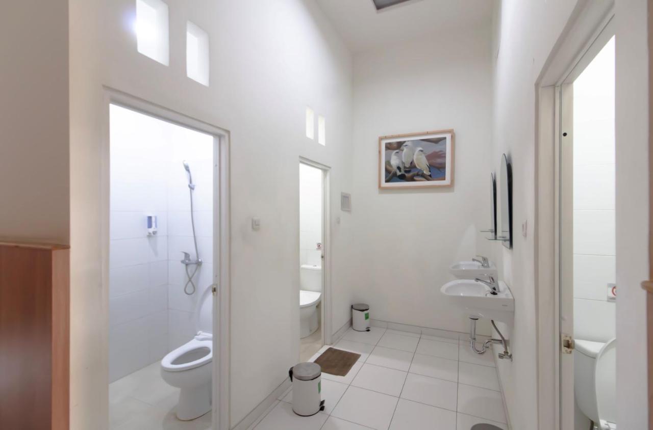 Deluxe Twin Room Shared Bathroom