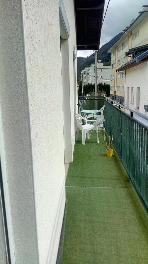 APPARTEMENT, LA ROUTE DES GRANDES ALPES , 6 couchages, GARAGE pour motards, cyclistes, POSSIBILITÉ de studios supplémentaires, si plus de 6 pers - Ferienwohnung
