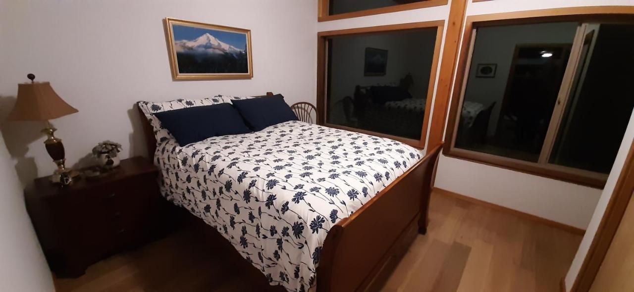 Queen Room with Garden View