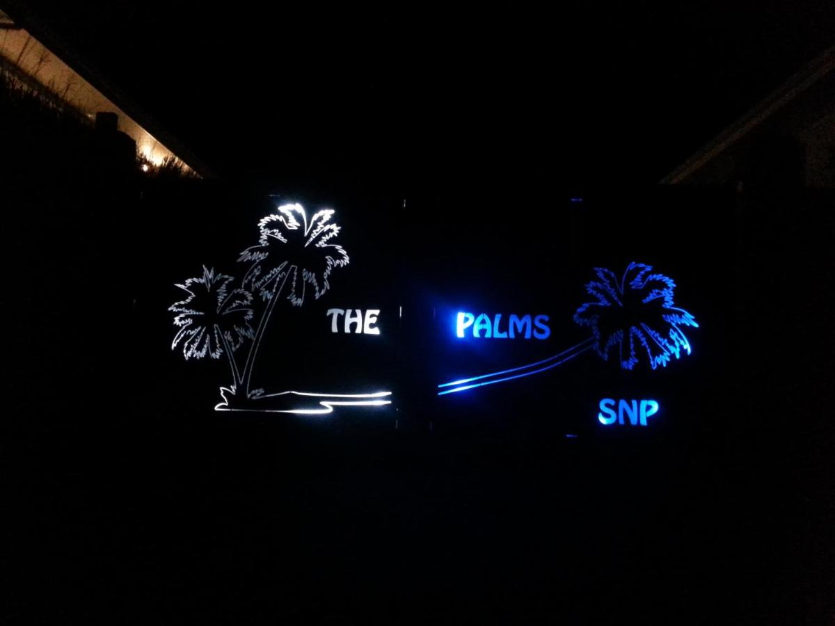 SNP- PALMS - B&B Papetoai