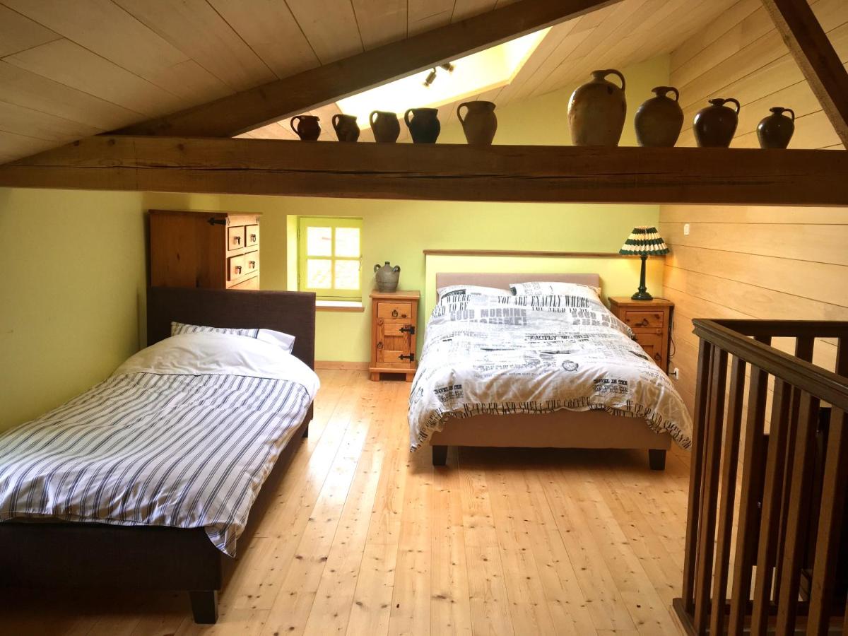 One-Bedroom House with External Kitchen and Bathroom