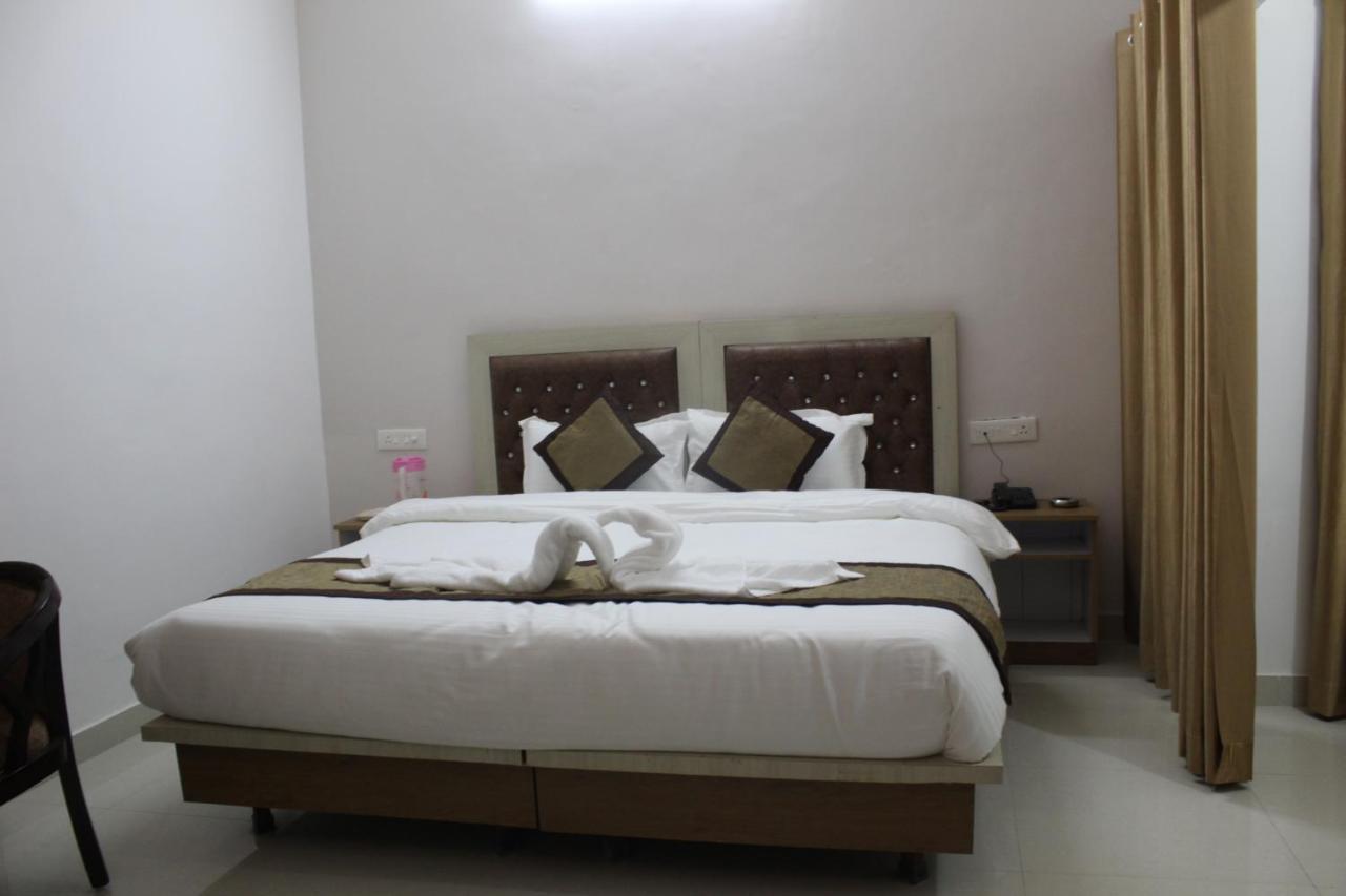 Double Room with Balcony (3 Adults)