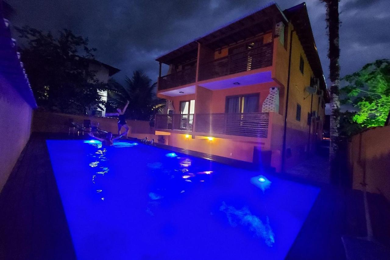 Sapeca - Novo Flat c/ Piscina, 50mts da praia, churrasqueira privativa, ar con, wi-fi, netflix, garagem - B&B