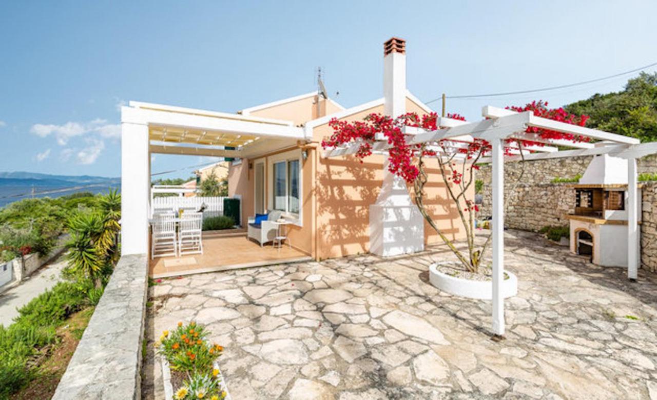 The Kantada Villas Petros, Eleni, Stelios & Dioni - B&B