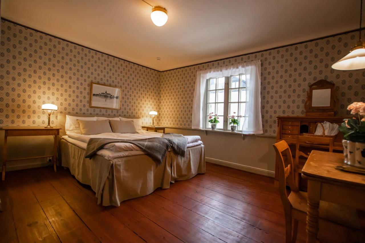 Double Room with Private Toilet