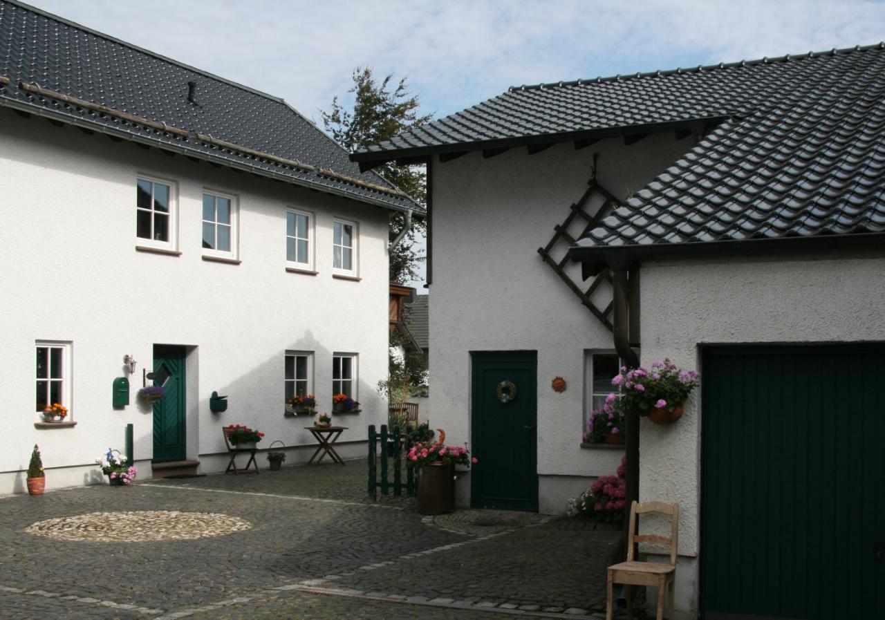 B&B Schleiden - Ferienhaus Ginsterblüte - Bed and Breakfast Schleiden