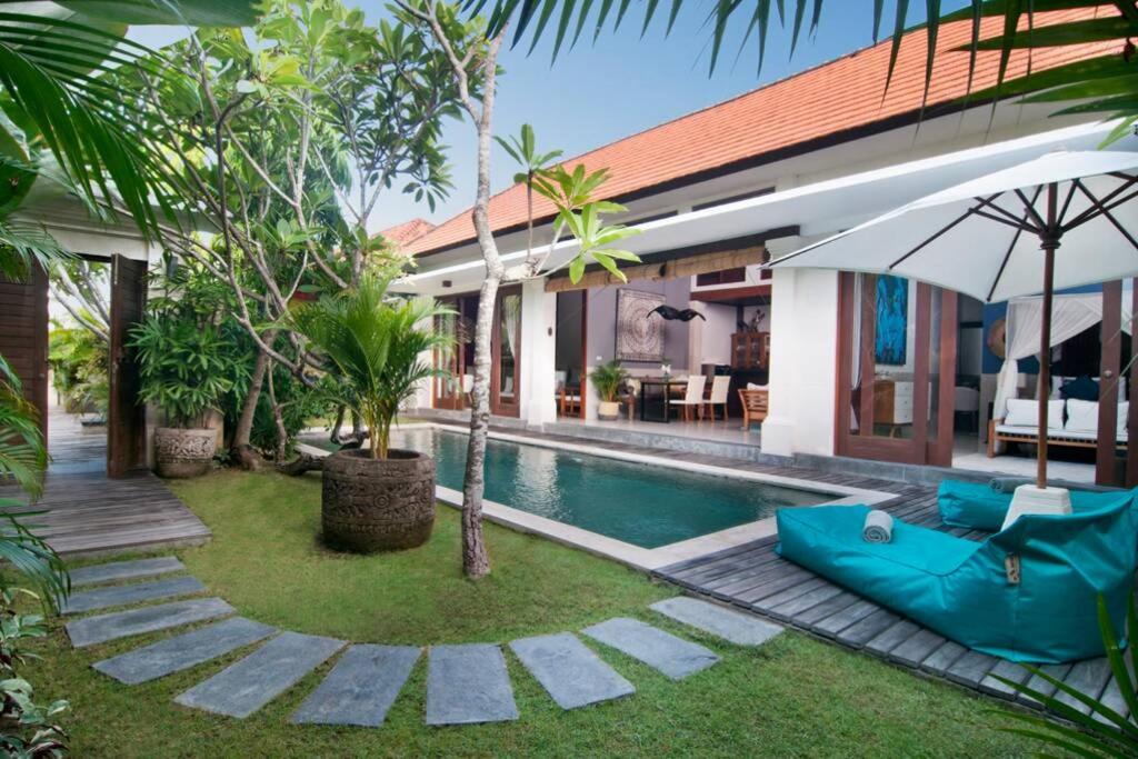 2BR Villa Violetta - Minggu Villas - B&B Kerobokan