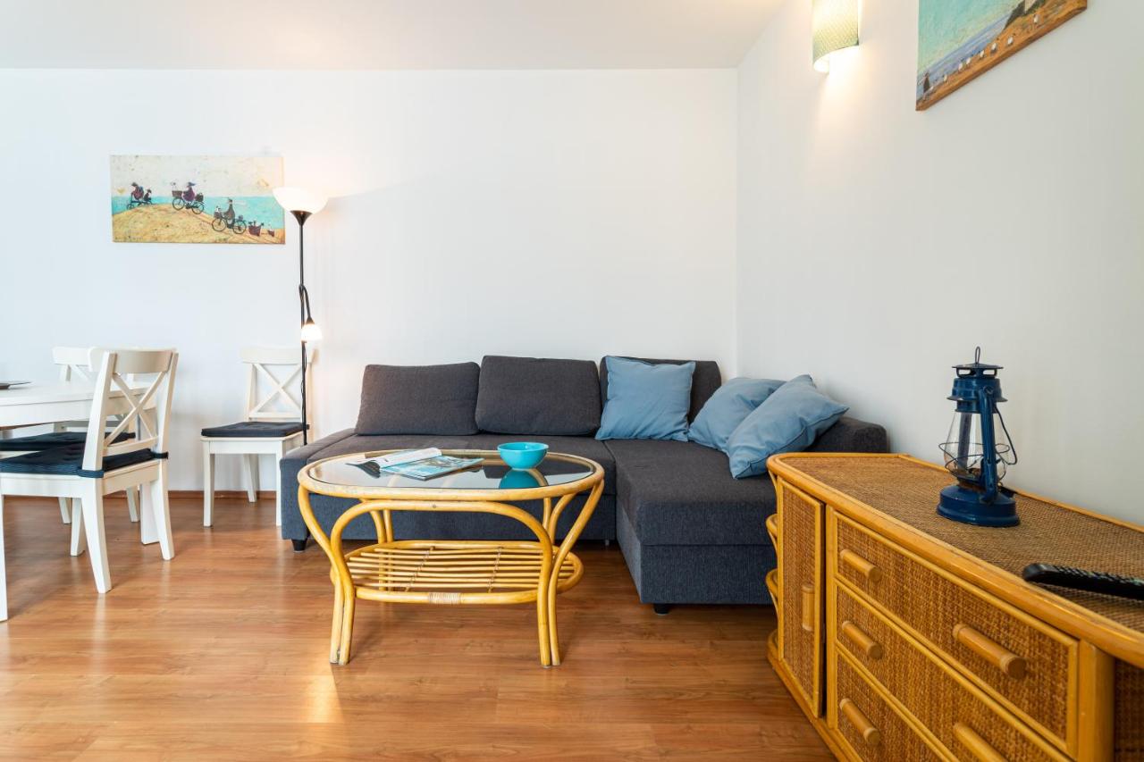 Wyjątkowy Apartament Mewi Śpiew Victus z Parkingiem by Noclegi Renters - Chambres d'hôtes Sopot